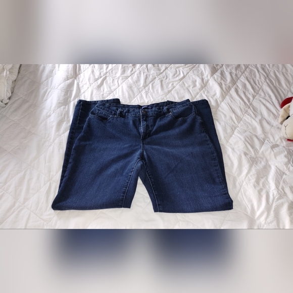 Women's Bandolino Brand Jeans - Picture 4 of 4